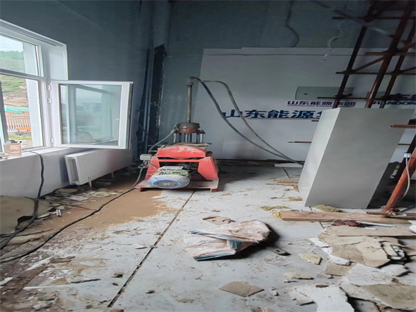 凤城地基基础下沉墙体裂缝加固注浆顶升施工