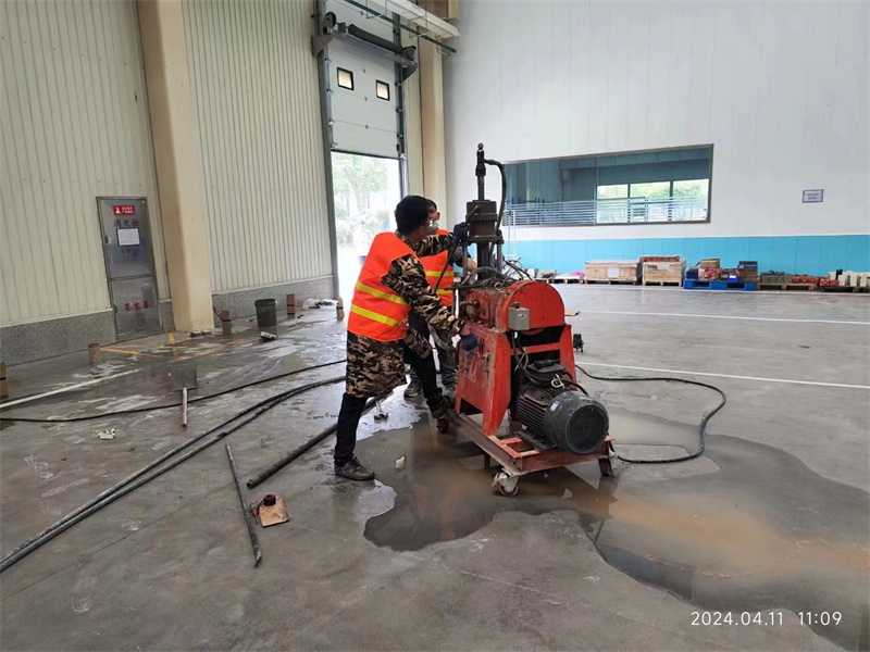 凤城厂房地面下沉塌陷注浆加固施工